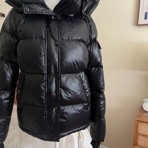 NY Collection Black Puffer Jacket with Hood and Glossy Finish